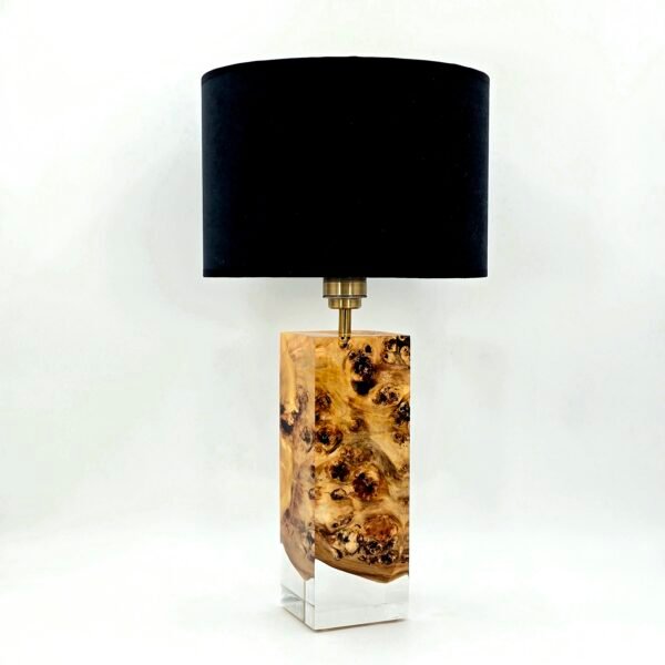 lampa z drewna i żywicy epoksydowej handmade