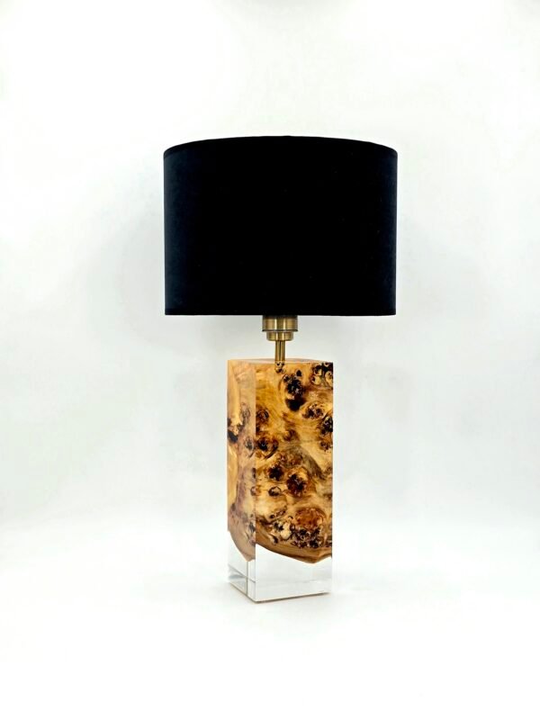 lampa z drewna i żywicy epoksydowej handmade